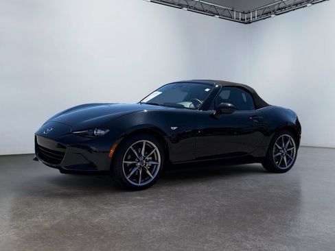 Used 2022 MAZDA MX-5 Miata Grand Touring w/ Weather Package RWD image 7