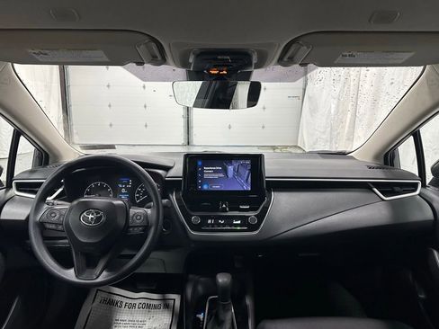 Used 2025 Toyota Corolla LE w/ LE Premium Package image 39