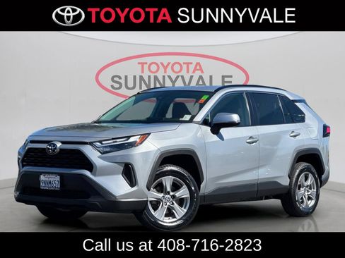 Used 2022 Toyota RAV4 XLE AWD/4WD image 2
