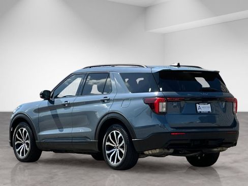 Used 2025 Ford Explorer ST-Line w/ Premium Package RWD image 4
