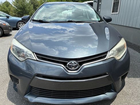 Used 2016 Toyota Corolla LE FWD image 2