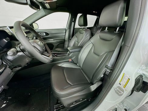 New 2026 Jeep Compass Limited image 27