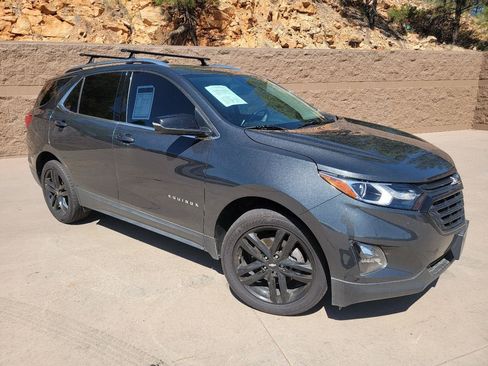 Used 2020 Chevrolet Equinox LS w/ LS Convenience Package FWD image 3
