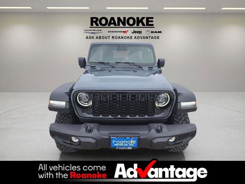 Used 2025 Jeep Wrangler Willys image 11