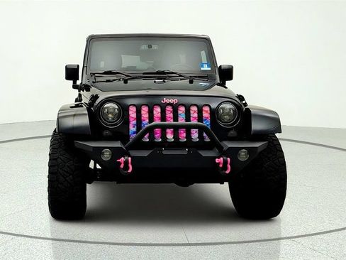 Used 2012 Jeep Wrangler Unlimited Sahara w/ Dual Top Group AWD/4WD image 2