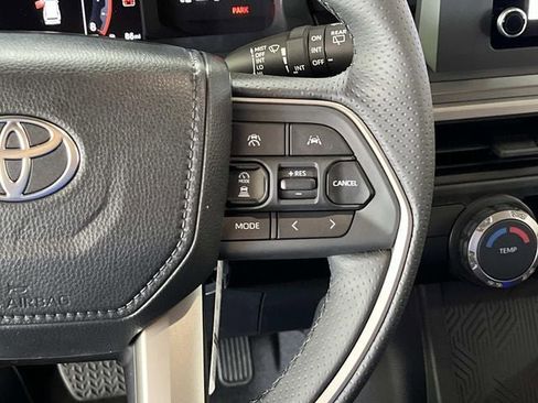 New 2026 Toyota 4Runner SR5 AWD/4WD image 23