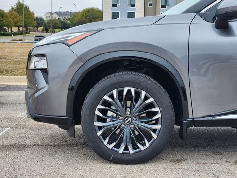 New 2026 Nissan Rogue Platinum image 6