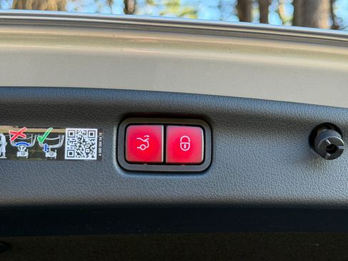 New 2026 Mercedes-Benz C 300 C 300 image 16