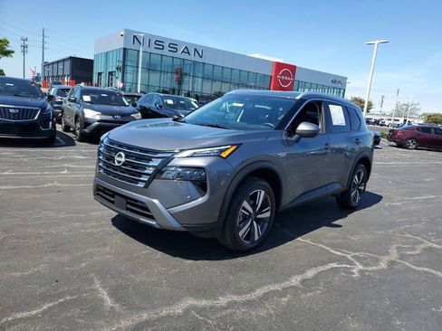 Certified 2026 Nissan Rogue SL AWD/4WD image 2