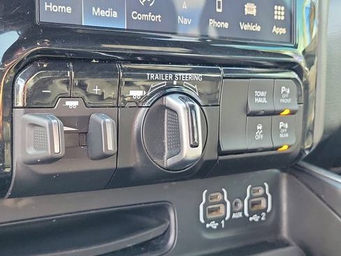 Used 2023 RAM 1500 Laramie AWD/4WD image 38