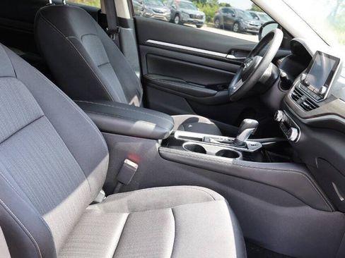 Used 2023 Nissan Altima 2.5 SV FWD image 15