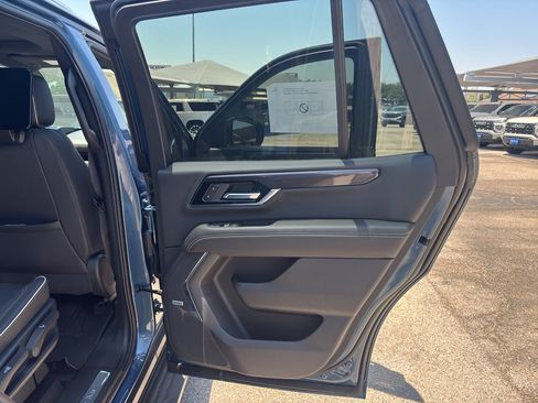 Used 2026 GMC Yukon Elevation w/ Elevation Premium Package AWD/4WD image 18