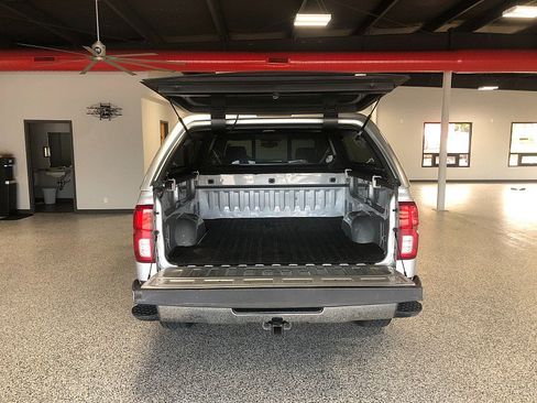 Used 2018 Chevrolet Silverado 1500 LTZ AWD/4WD image 16