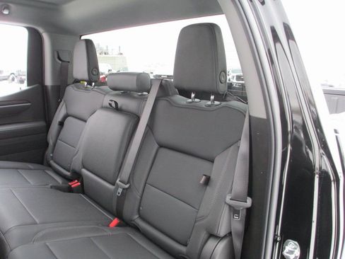 New 2026 GMC Sierra 1500 SLT w/ SLT Convenience Package image 15