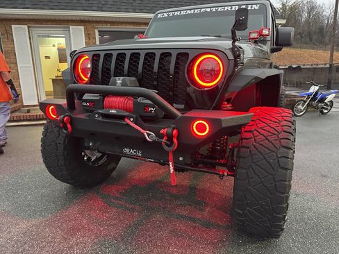 Used 2021 Jeep Gladiator Sport image 77