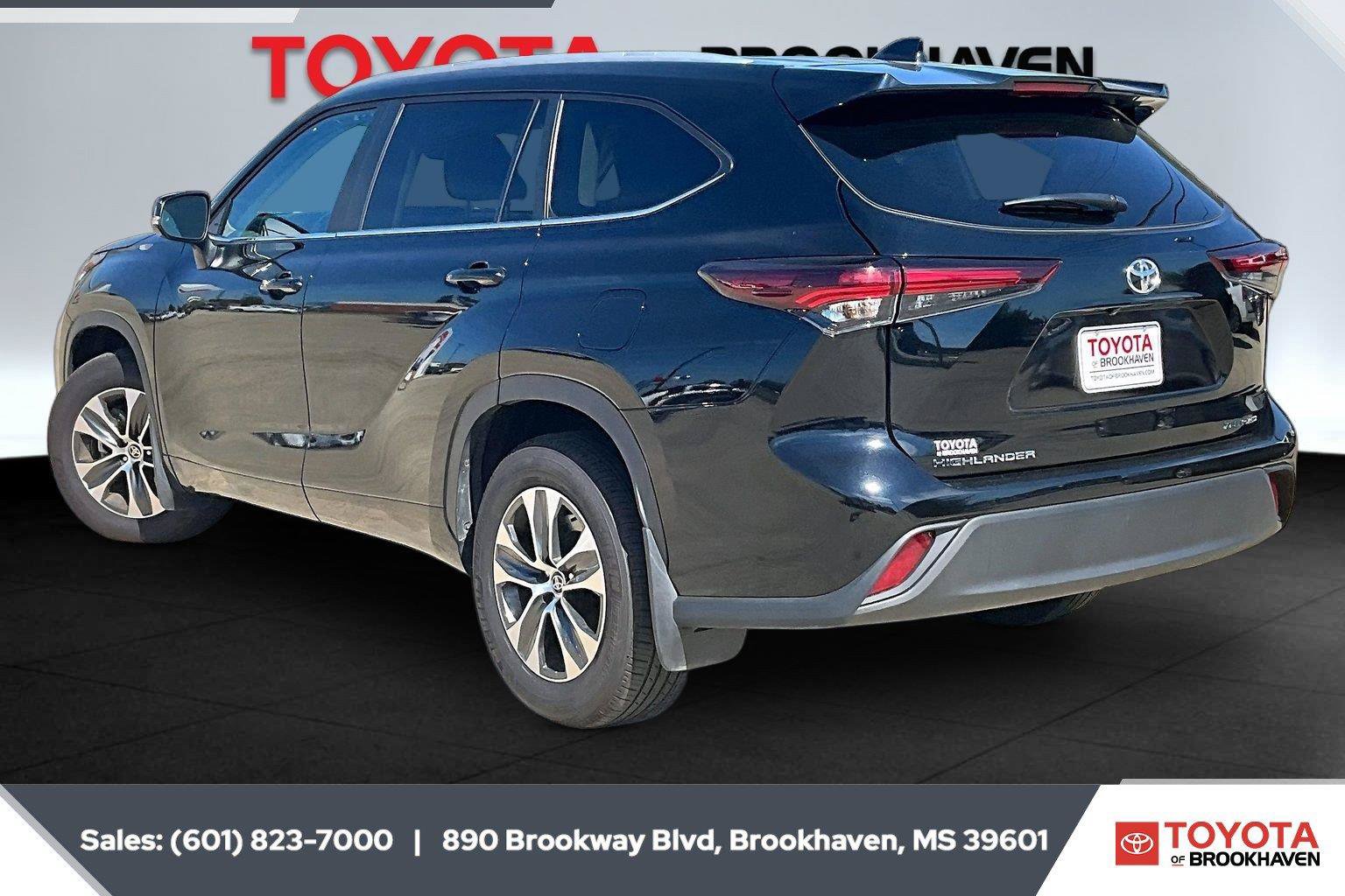 Used 2026 Toyota Highlander XLE AWD/4WD image 2