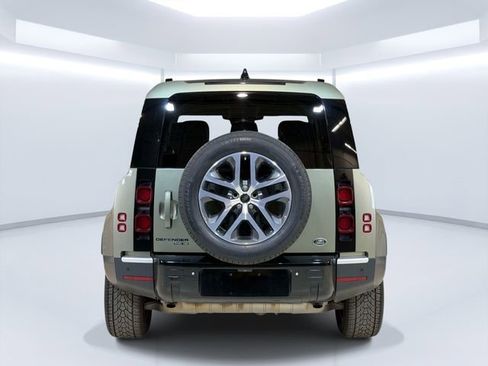 Used 2020 Land Rover Defender 110 HSE AWD/4WD image 8