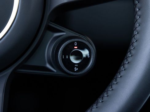 Certified 2025 Porsche 718 Cayman image 15