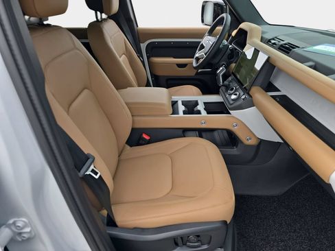 New 2026 Land Rover Defender 110 X-Dynamic SE AWD/4WD image 10