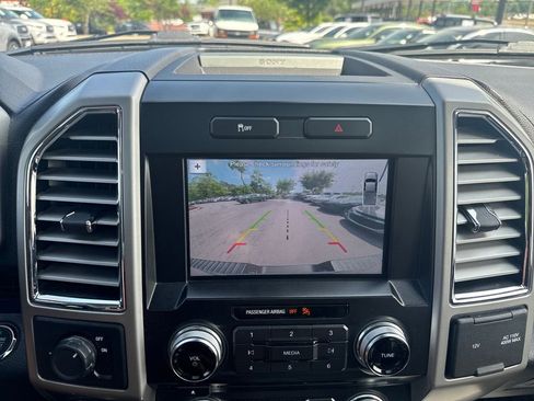 Used 2016 Ford F150 Lariat w/ Equipment Group 502A Luxury RWD image 19