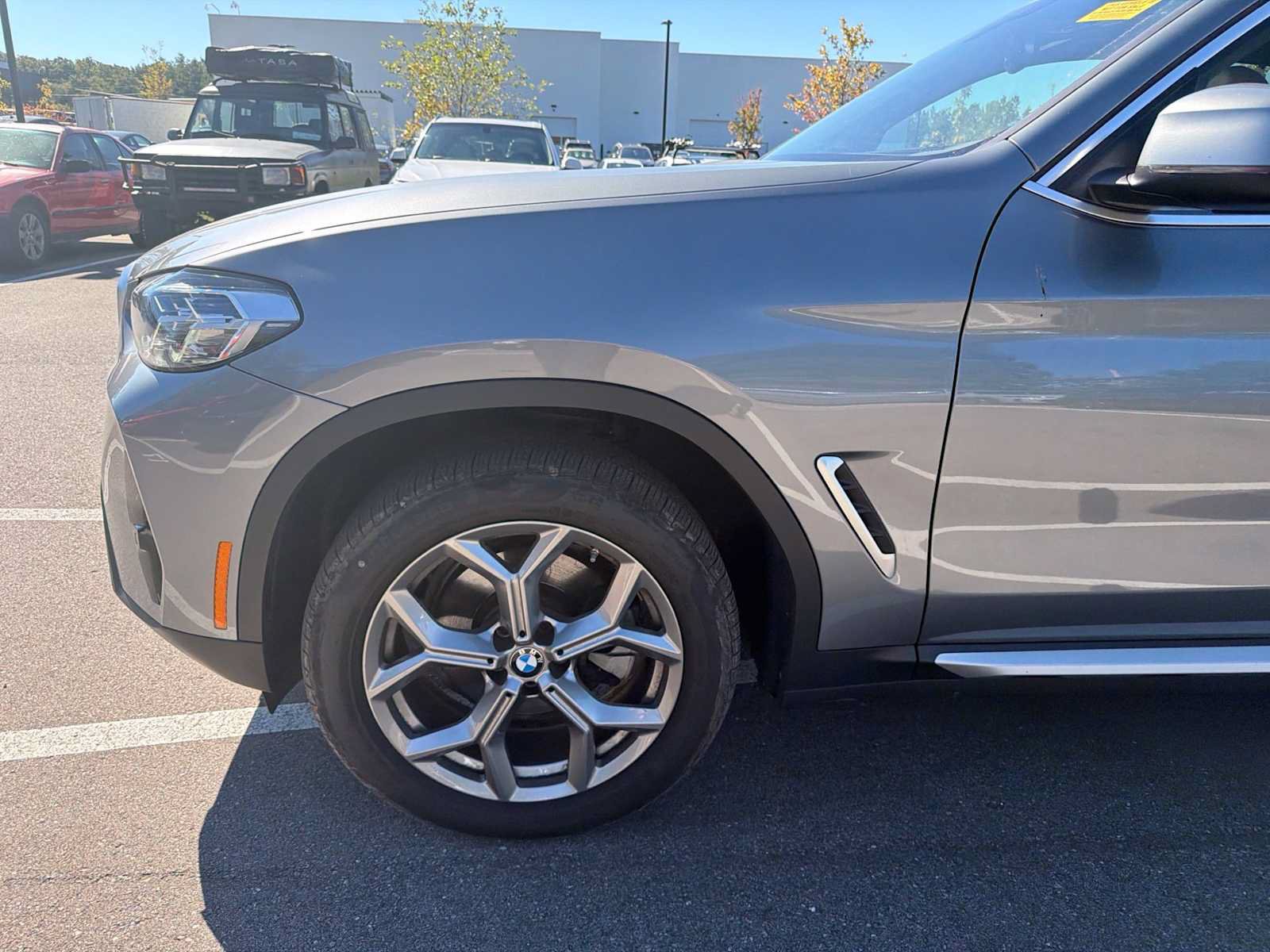 Used 2024 BMW X3 xDrive30i w/ Premium Package AWD/4WD image 2
