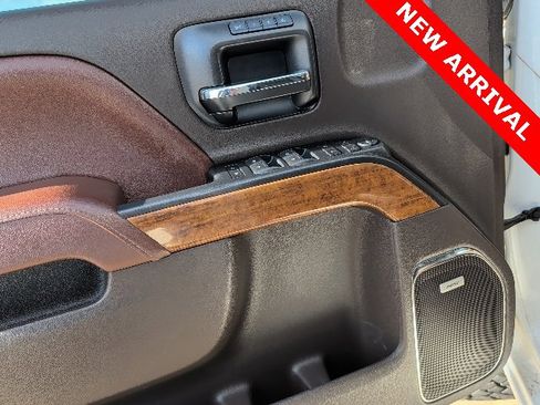 Used 2016 Chevrolet Silverado 2500 High Country w/ High Country Premium Package image 17