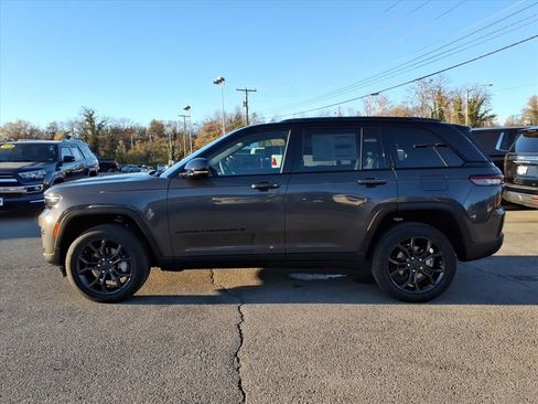 New 2025 Jeep Grand Cherokee Limited image 7