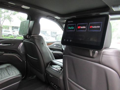 Certified 2023 Cadillac Escalade Sport Platinum w/ LPO, ONYX Package AWD/4WD image 16