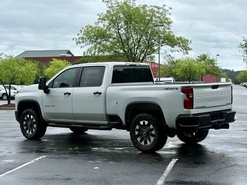 Used 2021 Chevrolet Silverado 2500 Custom w/ Custom Value Package AWD/4WD image 4