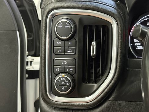 Used 2020 Chevrolet Silverado 1500 LT w/ Convenience Package AWD/4WD image 17