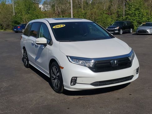 Used 2023 Honda Odyssey Touring image 2