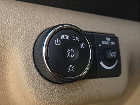 Used 2011 GMC Acadia Denali image 23