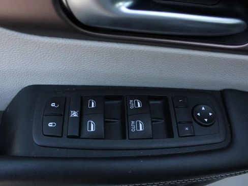Used 2024 Chrysler Voyager LX FWD image 18