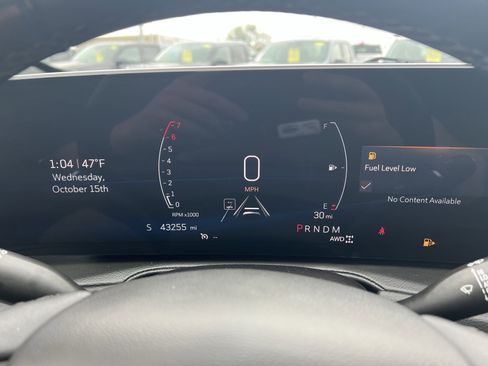 Used 2024 Cadillac XT4 Premium Luxury image 15