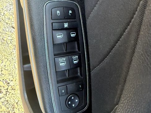 Used 2022 Dodge Charger SXT RWD image 22