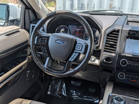 Used 2019 Ford Expedition Limited RWD image 18