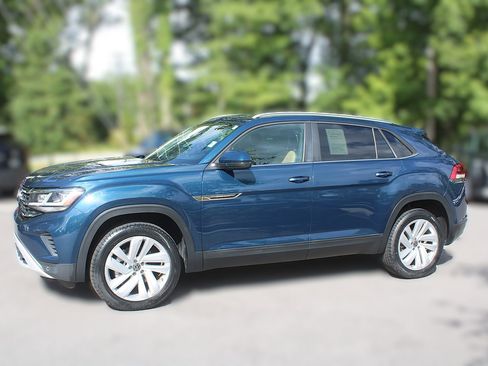 Used 2021 Volkswagen Atlas Cross Sport SE w/ Panoramic Sunroof Package AWD/4WD image 4