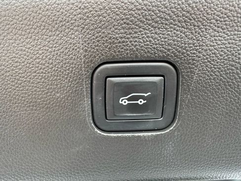 Used 2023 Buick Enclave Essence w/ Experience Buick Package image 15