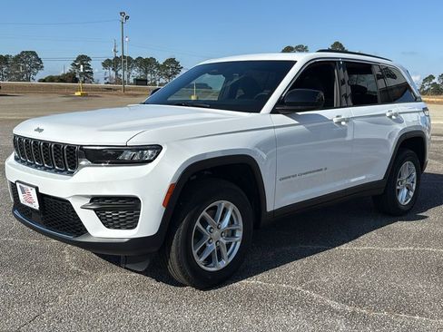 New 2025 Jeep Grand Cherokee Laredo X image 4