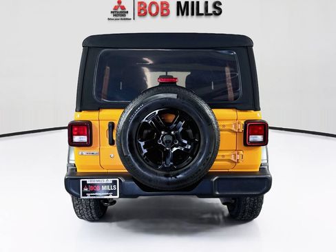 Used 2018 Jeep Wrangler Unlimited Sport S AWD/4WD image 6