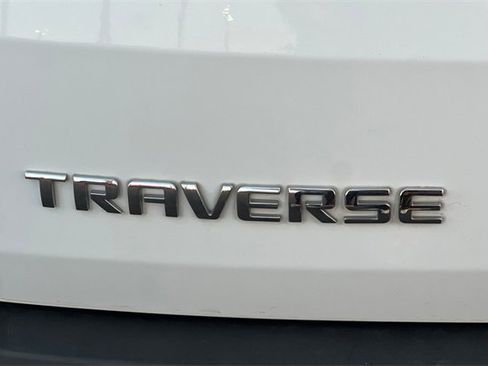 Used 2023 Chevrolet Traverse LT image 39
