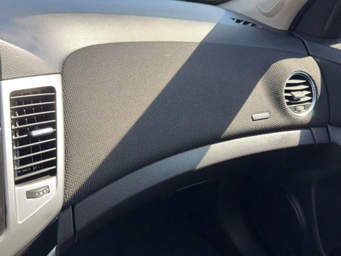 Used 2014 Chevrolet Cruze LTZ image 26