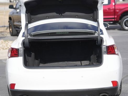 Used 2016 Lexus IS 200t w/ Premium Package image 31