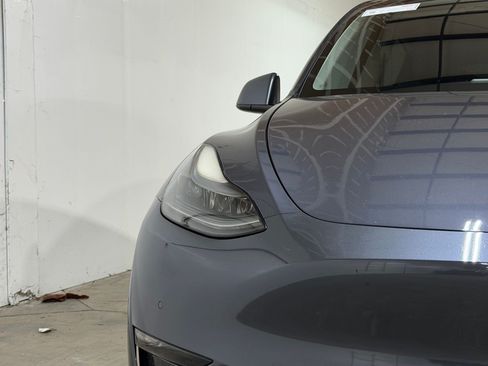 Used 2022 Tesla Model Y Performance AWD/4WD image 9