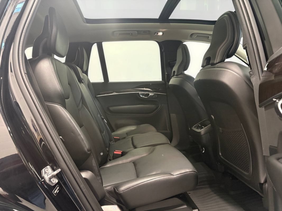 Used 2019 Volvo XC90 T5 Momentum w/ Multimedia Package AWD/4WD image 16