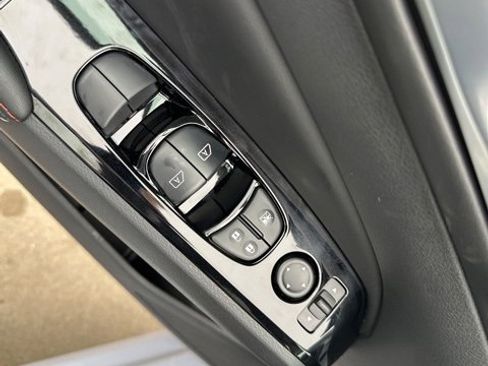 New 2025 Nissan Altima 2.5 SR w/ SR Premium Package image 22