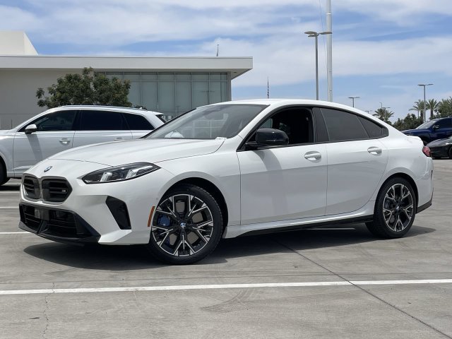 Used 2025 BMW M235i xDrive AWD/4WD image 2