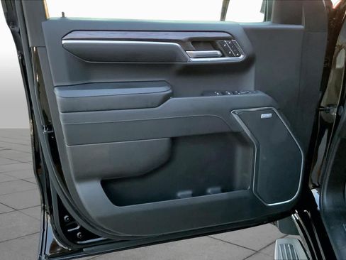 Used 2024 Chevrolet Silverado 1500 LTZ w/ LTZ Convenience Package II AWD/4WD image 19