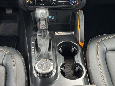 Used 2024 Ford Bronco Badlands image 6