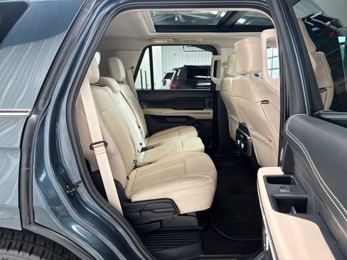 Used 2023 Ford Expedition Platinum AWD/4WD image 14